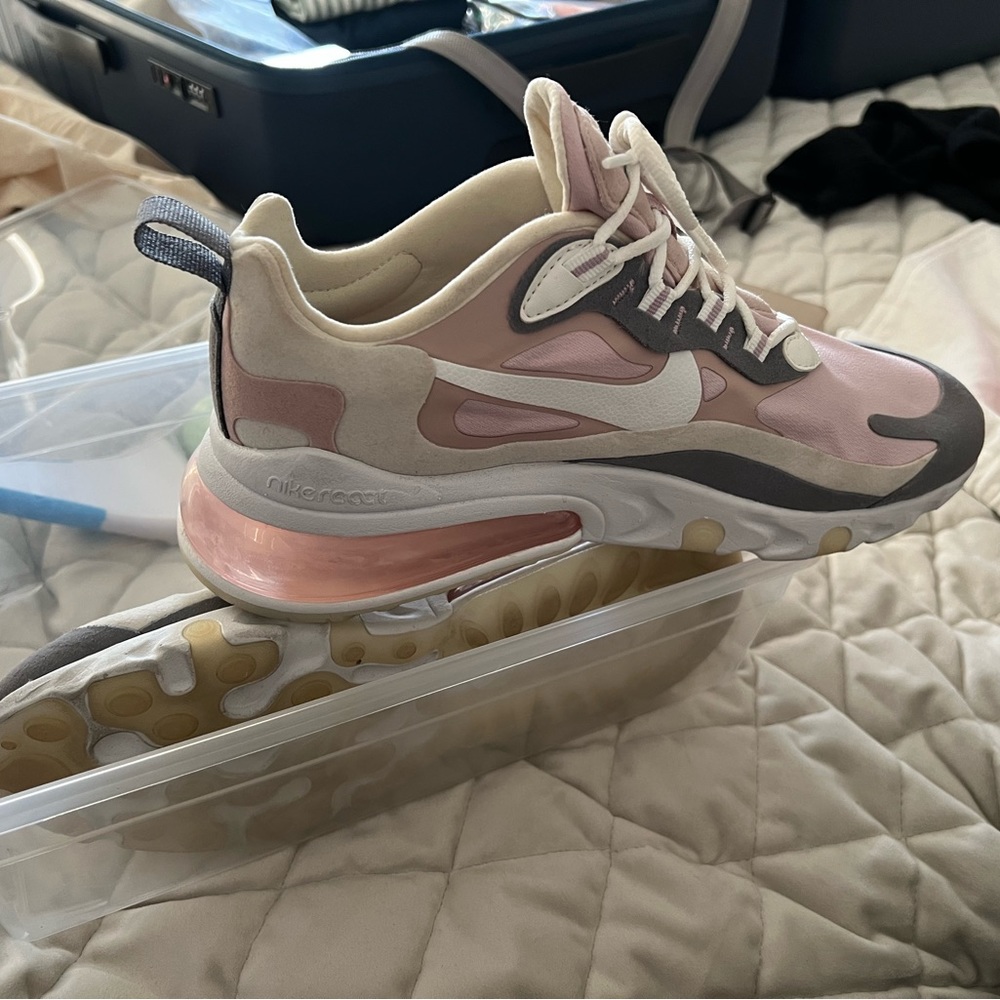 Nike sneaker slightly worn size 8